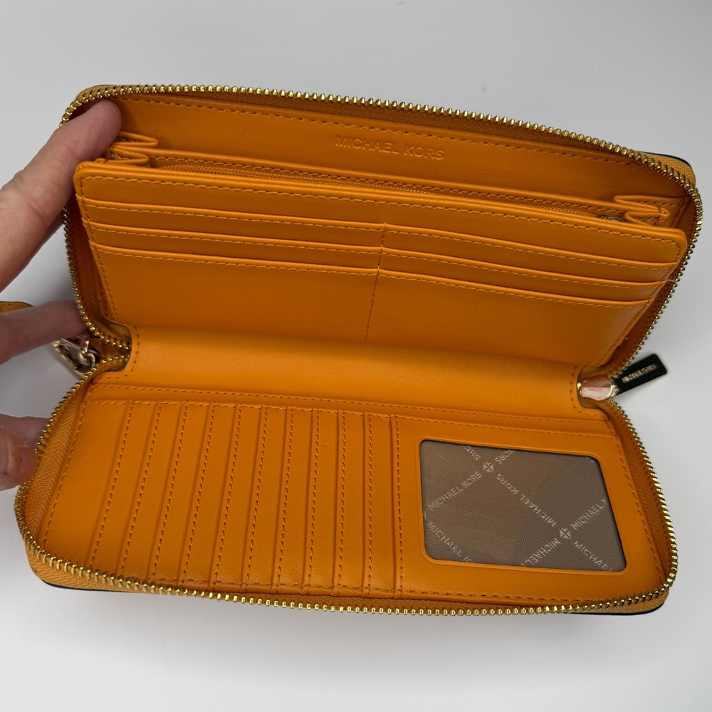 Michael Kors - Jet Set Large Wallet - Picture 3 of 9